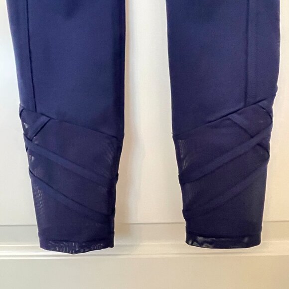 New Lilly Pulitzer Luxletic Small Leggings Weekender High Rise True Navy Blue - Picture 6 of 10